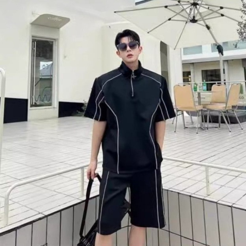 Conjunto de Roupas Esportivas  - Outdoor Sportswear avaliação e preço
